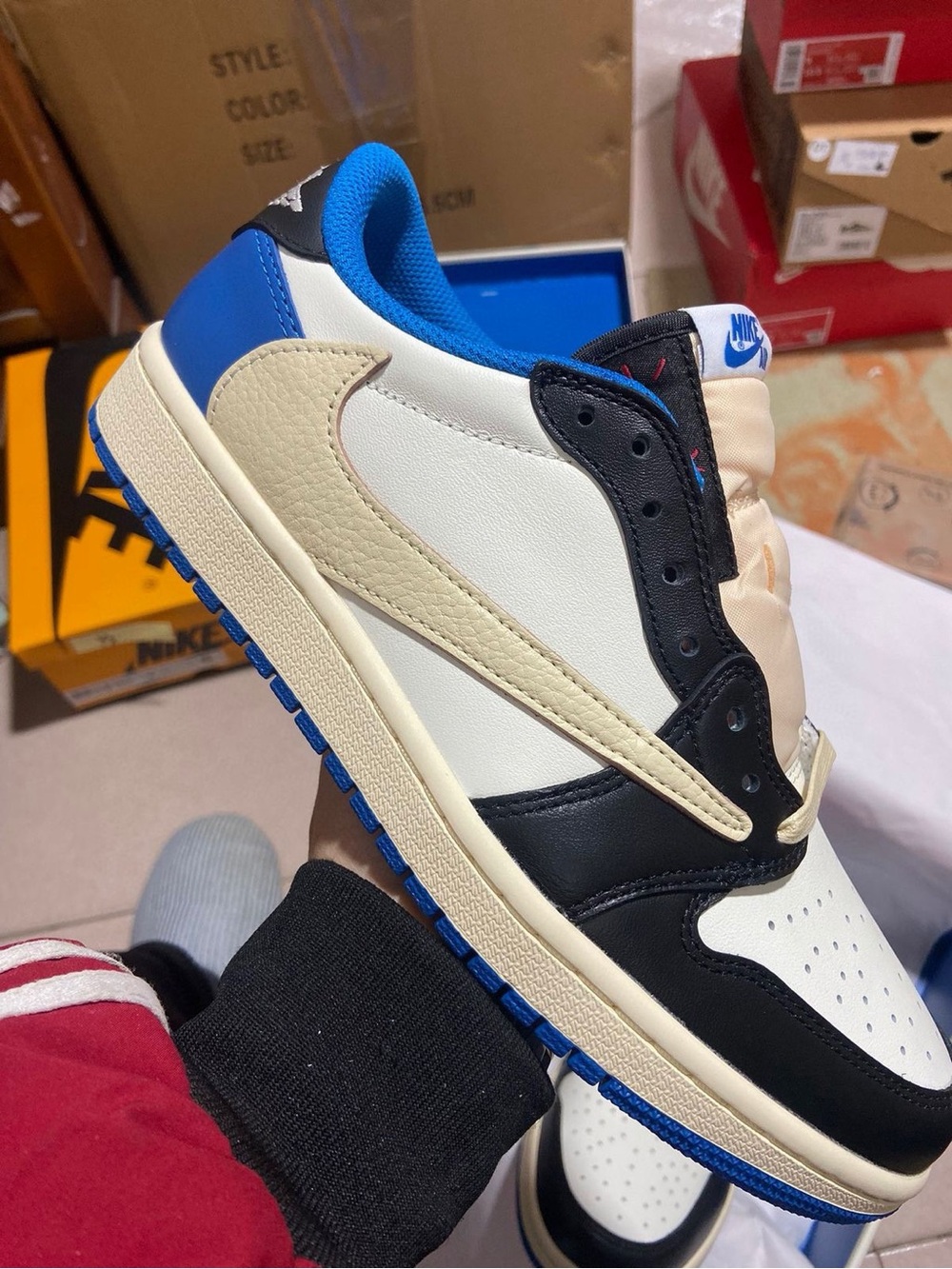 Nike Kids Low-Top Sneakers in White, Black & Blue with Cream Accents